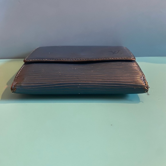 PRE💖LOVED Louis Vuitton tri-fold Epi Blue Wallet - Picture 5 of 13